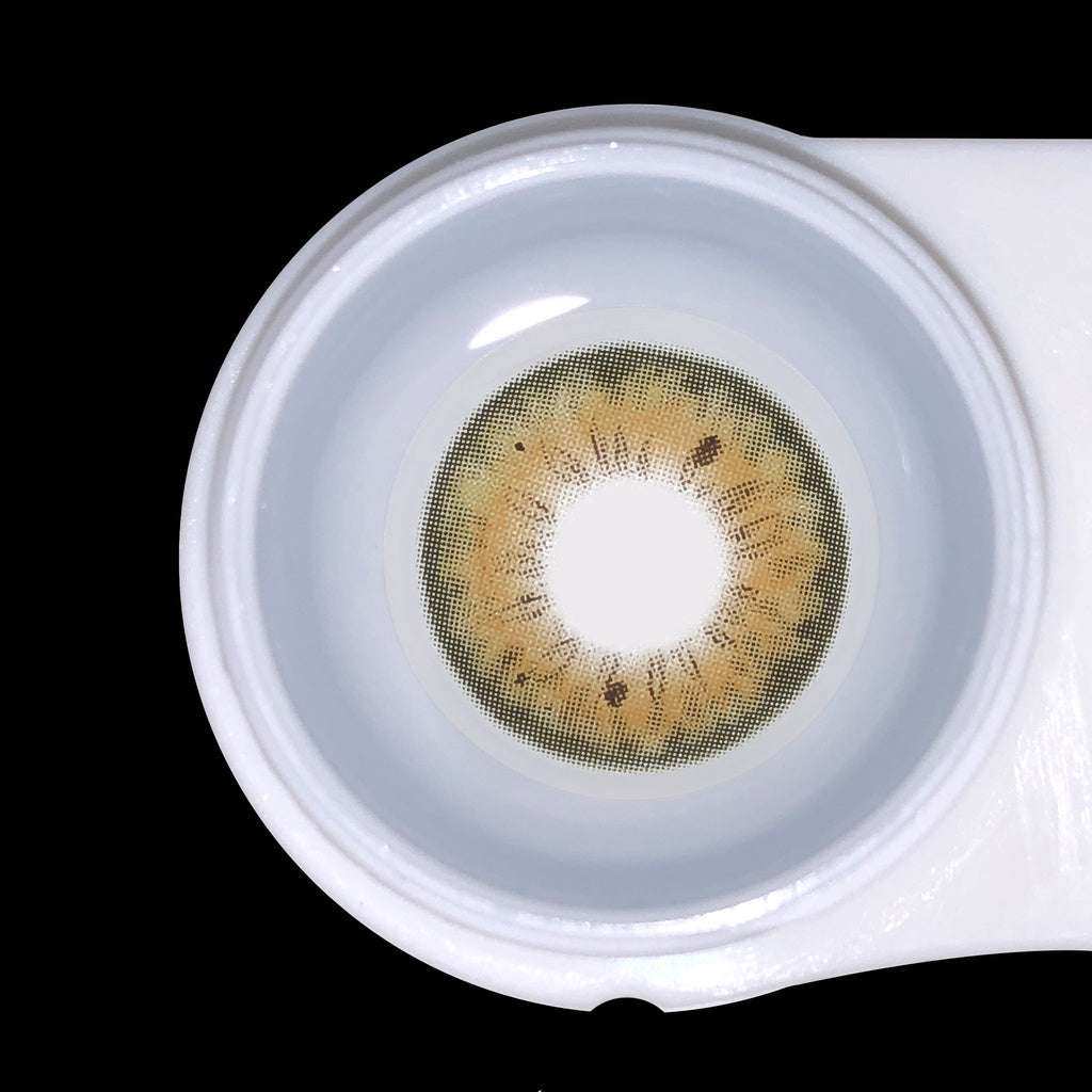Par de lentes de contato coloridas Stunna Kamille sobre fundo neutro